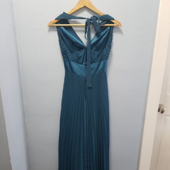 Vintage Gown - Picture 2 of 3